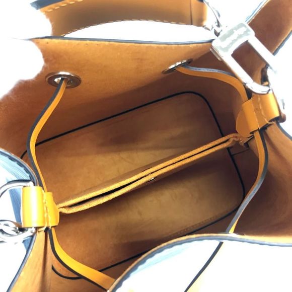 Louis Vuitton NeoNoe BB Shoulder Bag - Picture 12 of 16